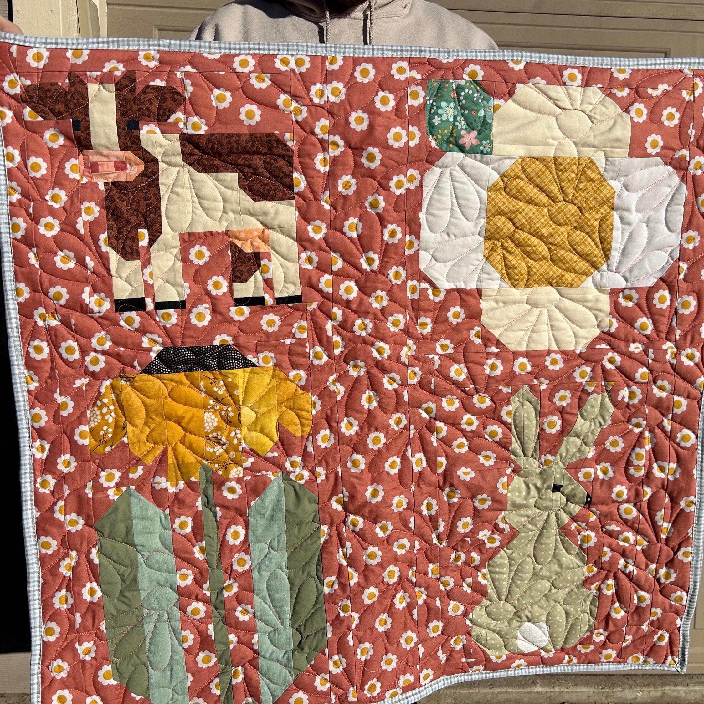 Kuh und Häschen Baby Quilt