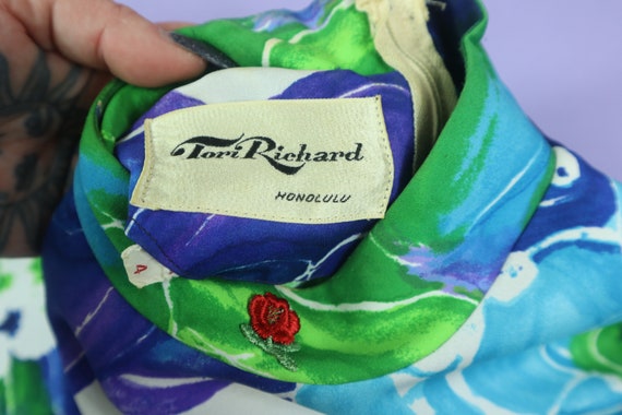 Hawaiian Print Tori Richard Blue Purple Green Flo… - image 3