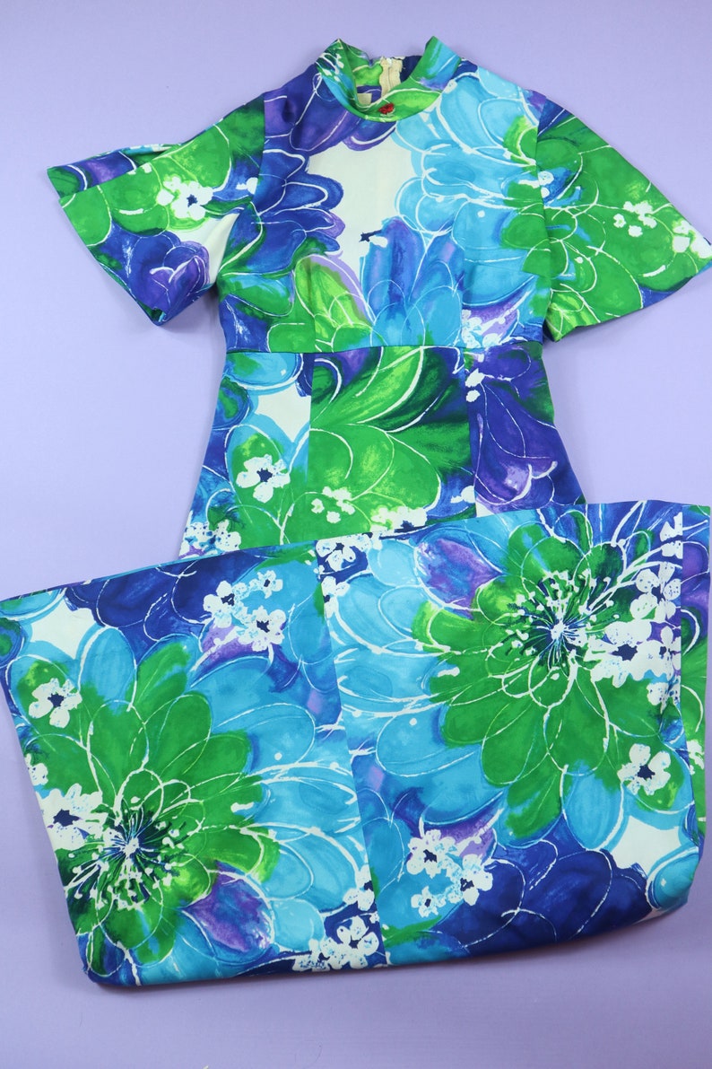 Hawaiian Print Tori Richard Blue Purple Green Floral 1960's Vintage Dress image 5