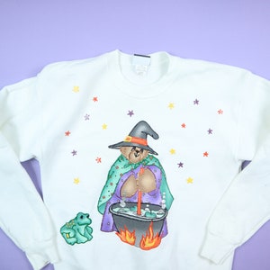 Cute Halloween Bear Witch 1990&#39;s Vintage Crewneck Sweatshirt