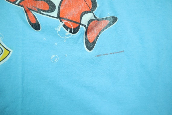 Cute Cartoon Fish 1990's Vintage T-shirt - image 4