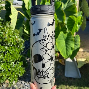 Vamos a conseguir una botella de agua Spooky Bat