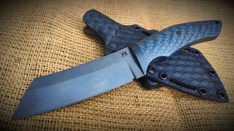 Chopping knife made of wootz steel