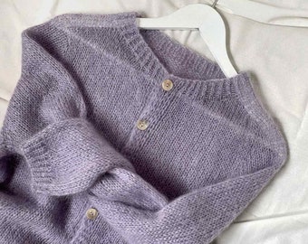 Patrón de tejido de cárdigan de mohair: El pequeño cárdigan (PDF en inglés)