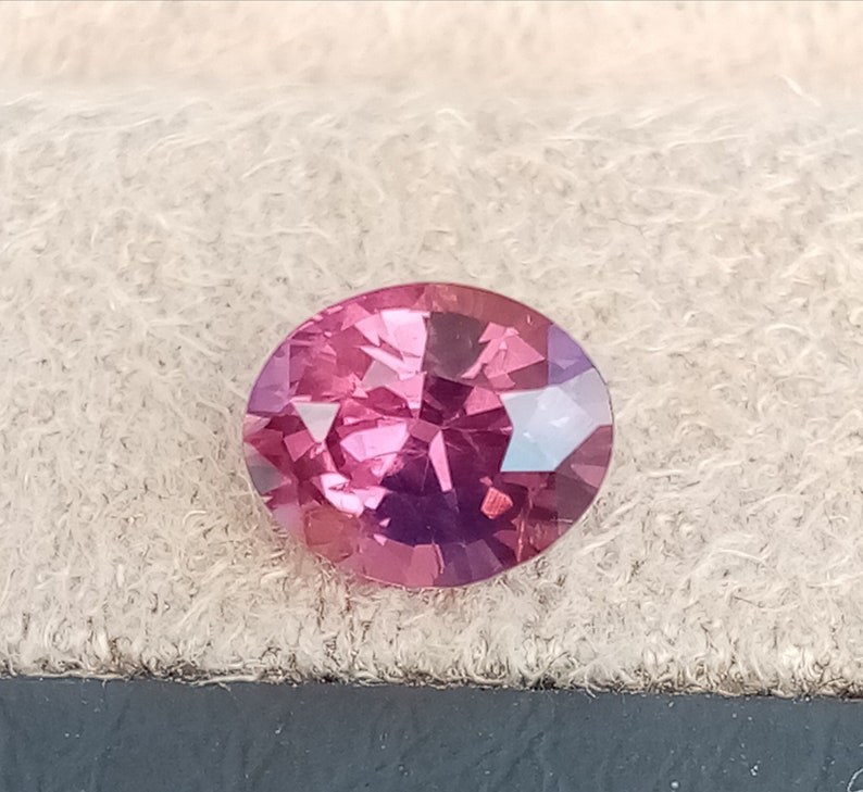 Natural Red Spinel, 0.80 / 6.95.2mm Oval Red Spinel / Ceylon Red Spinel / Natural Untreated / Loose Gemstone image 1