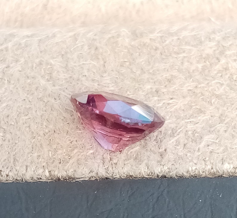 Natural Red Spinel, 0.80 / 6.95.2mm Oval Red Spinel / Ceylon Red Spinel / Natural Untreated / Loose Gemstone image 3