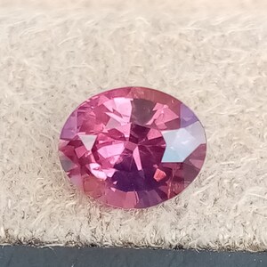 Natural Red Spinel, 0.80 / 6.95.2mm Oval Red Spinel / Ceylon Red Spinel / Natural Untreated / Loose Gemstone image 2