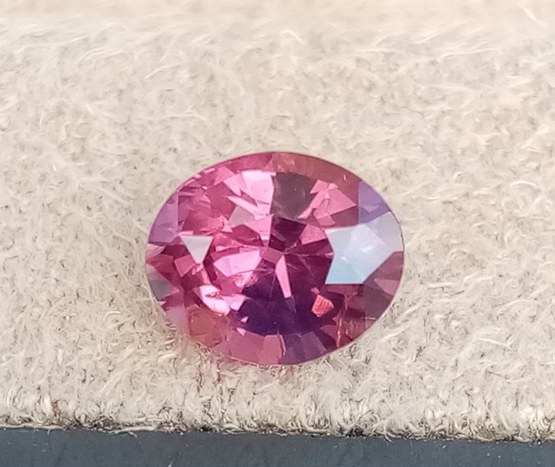Natural Red Spinel, 0.80 / 6.95.2mm Oval Red Spinel / Ceylon Red Spinel / Natural Untreated / Loose Gemstone image 2