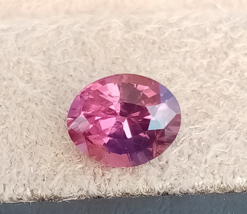 Natural Red Spinel, 0.80 / 6.95.2mm Oval Red Spinel / Ceylon Red Spinel / Natural Untreated / Loose Gemstone image 7