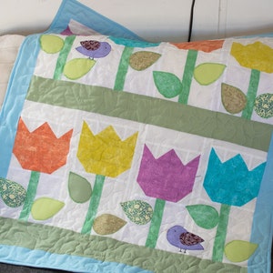 Rangées de tulipes, mini courtepointe à accrocher au mur, motif PDF