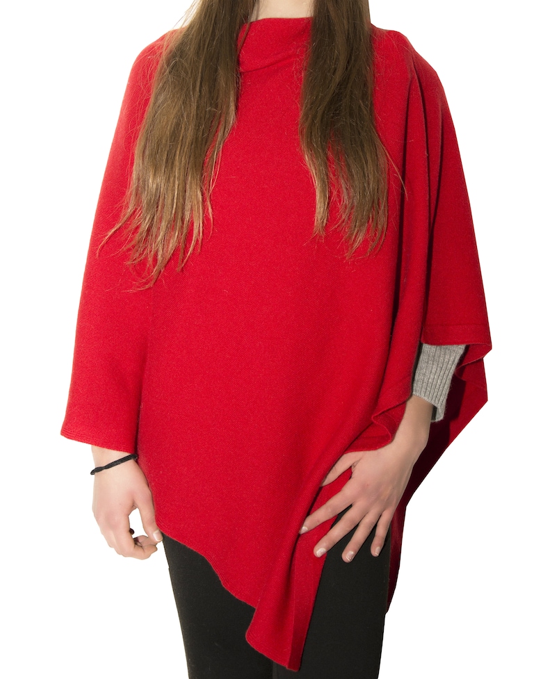 Poncho classique en mélange de cachemire Cape/capuche en cachemire pour femmes Pardessus en mélange de cachemire pour femmes Fabriqué en Italie Rouge