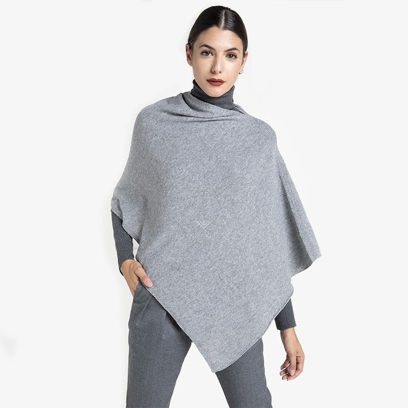 Poncho en mélange de cachemire Cape en cachemire pour femmes / Pardessus en mélange de cachemire pour femmes Fabriqué en Italie Gris