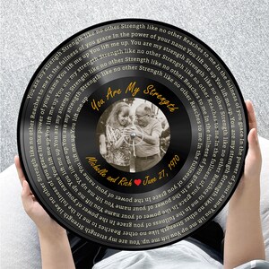 Disque vinyle personnalisé avec paroles de chanson – Cadeau d'anniversaire de couple sur mesure, impression des paroles, décoration musicale, cadeau personnalisé pour un anniversaire de mariage