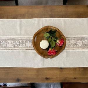 Vintage-Inspired White Linen Table Runner with Intricate Crochet Lace Detail