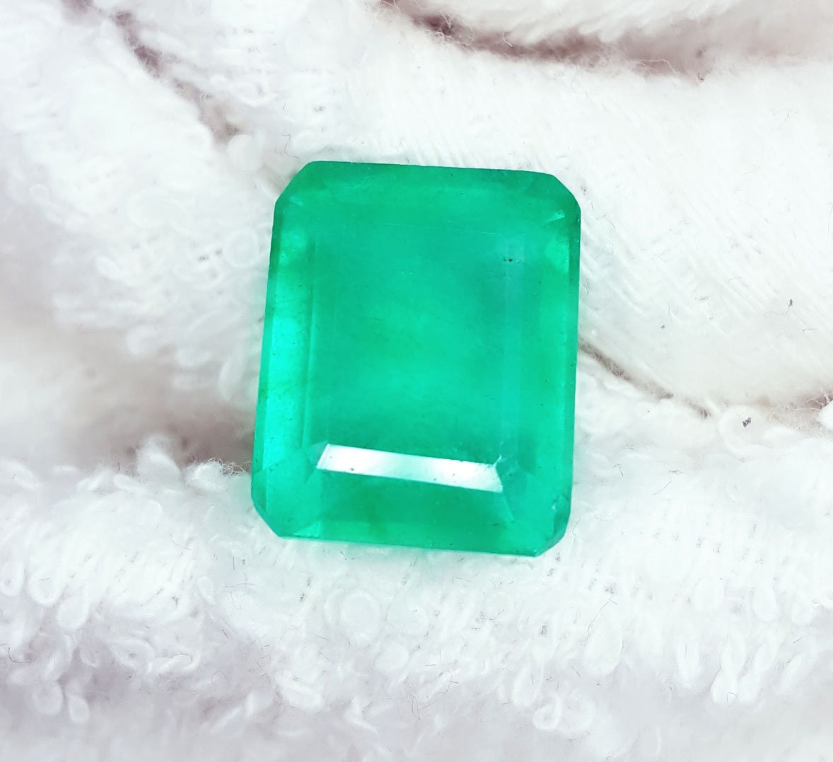 23.92 Ct Loose Gemstone Natural Green Emerald Big Size Used in jewelery For Wedding Or Engagement Purpose Square GIL Certified 23.92 Ct Loose Gemstone Natural Green Emerald Big Size Used in jewelery For Wedding Or Engagement Purpose Square GIL Certified