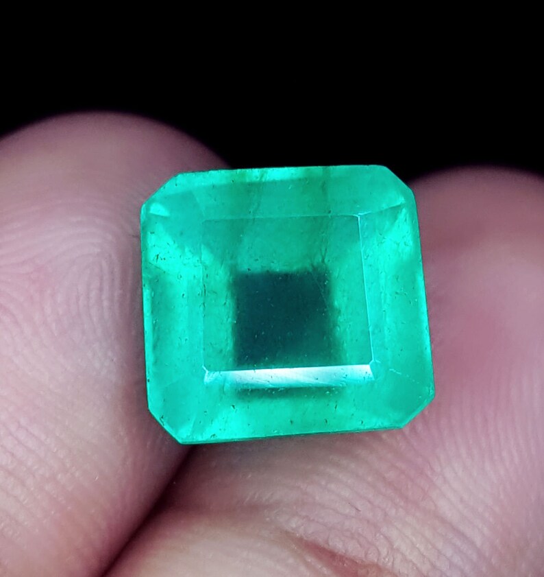 23.92 Ct Loose Gemstone Natural Green Emerald Big Size Used in jewelery For Wedding Or Engagement Purpose Square GIL Certified 23.92 Ct Loose Gemstone Natural Green Emerald Big Size Used in jewelery For Wedding Or Engagement Purpose Square GIL Certified