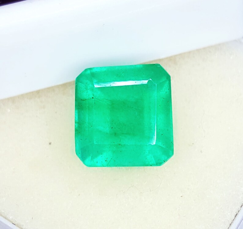 23.92 Ct Loose Gemstone Natural Green Emerald Big Size Used in jewelery For Wedding Or Engagement Purpose Square GIL Certified 23.92 Ct Loose Gemstone Natural Green Emerald Big Size Used in jewelery For Wedding Or Engagement Purpose Square GIL Certified