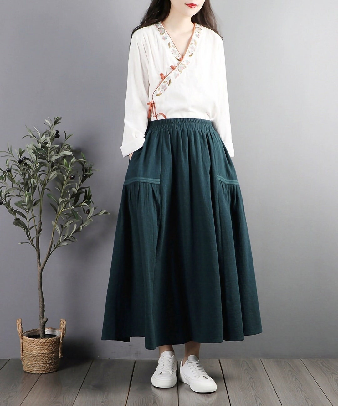 Row Button Loose Pocket Skirt