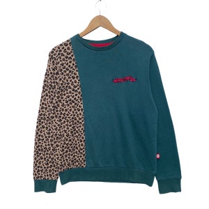 PUNK DRUNKERS Sweatshirt Sweater Pullover Jumper Medium Long Sleeve Green Leopard Crewneck Streetwear