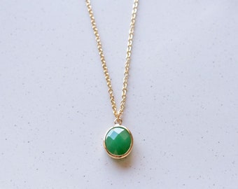 Jade Green Chain Necklace, Dainty Gold Chain Necklace, Green Stone Necklace, Minimalist Layering Necklace, Gold Green Pendant Necklace, Gift