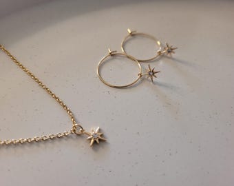 Ensemble collier et créoles en forme d'étoile dorée | Bijoux célestes minimalistes | Cadeau délicat bijoux étoiles en or pour elle