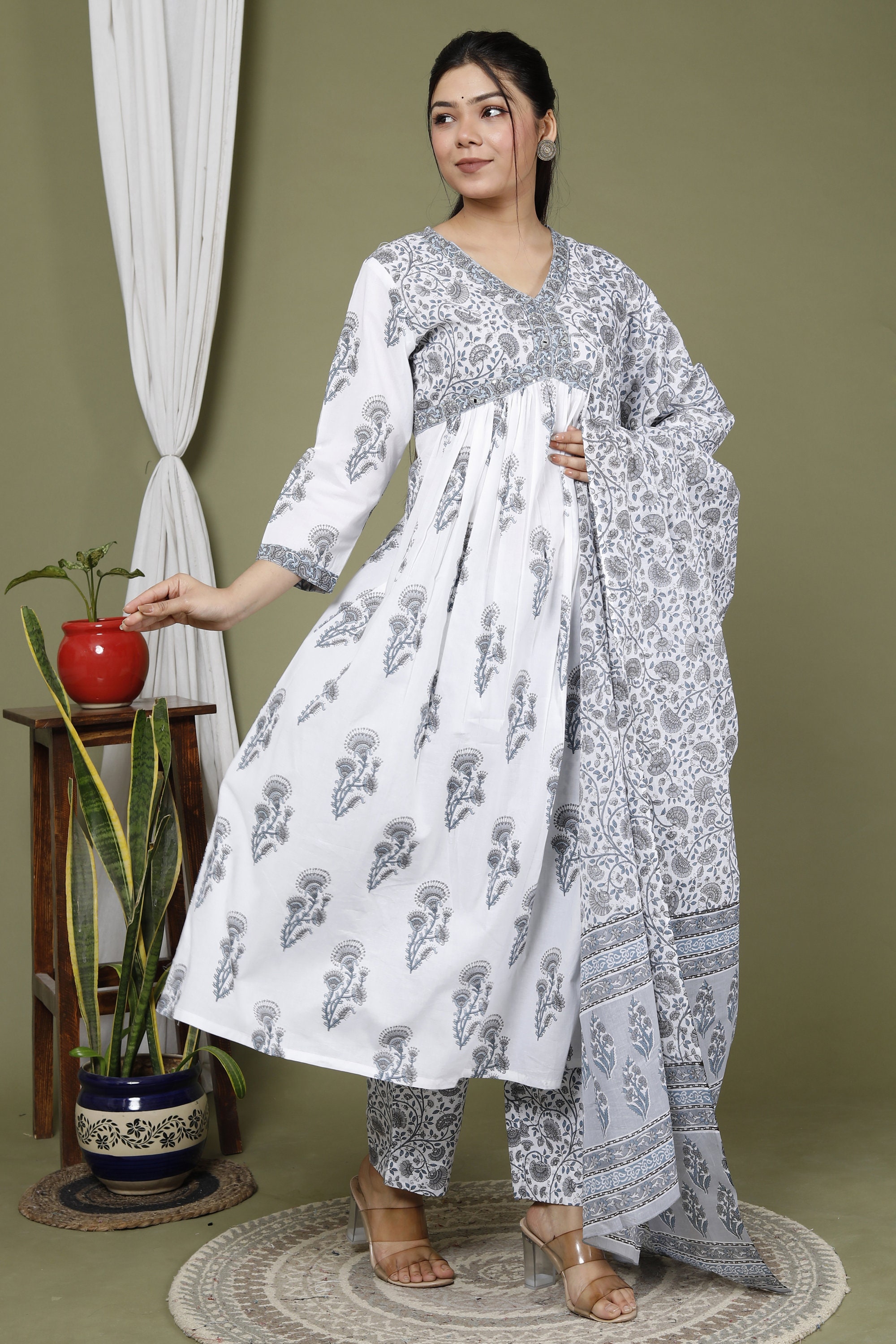White Cotton Printed Kurta Pant Set With Dupatta, Dupatta Set, Kurti