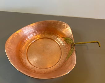 Vintage Hammered Copper Apple Bowl: 1970s Rustic Farmhouse Decor