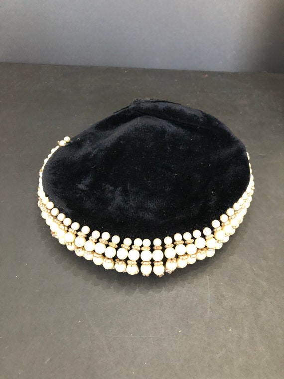 1950's Pearl and Black Velvet Women's Hat