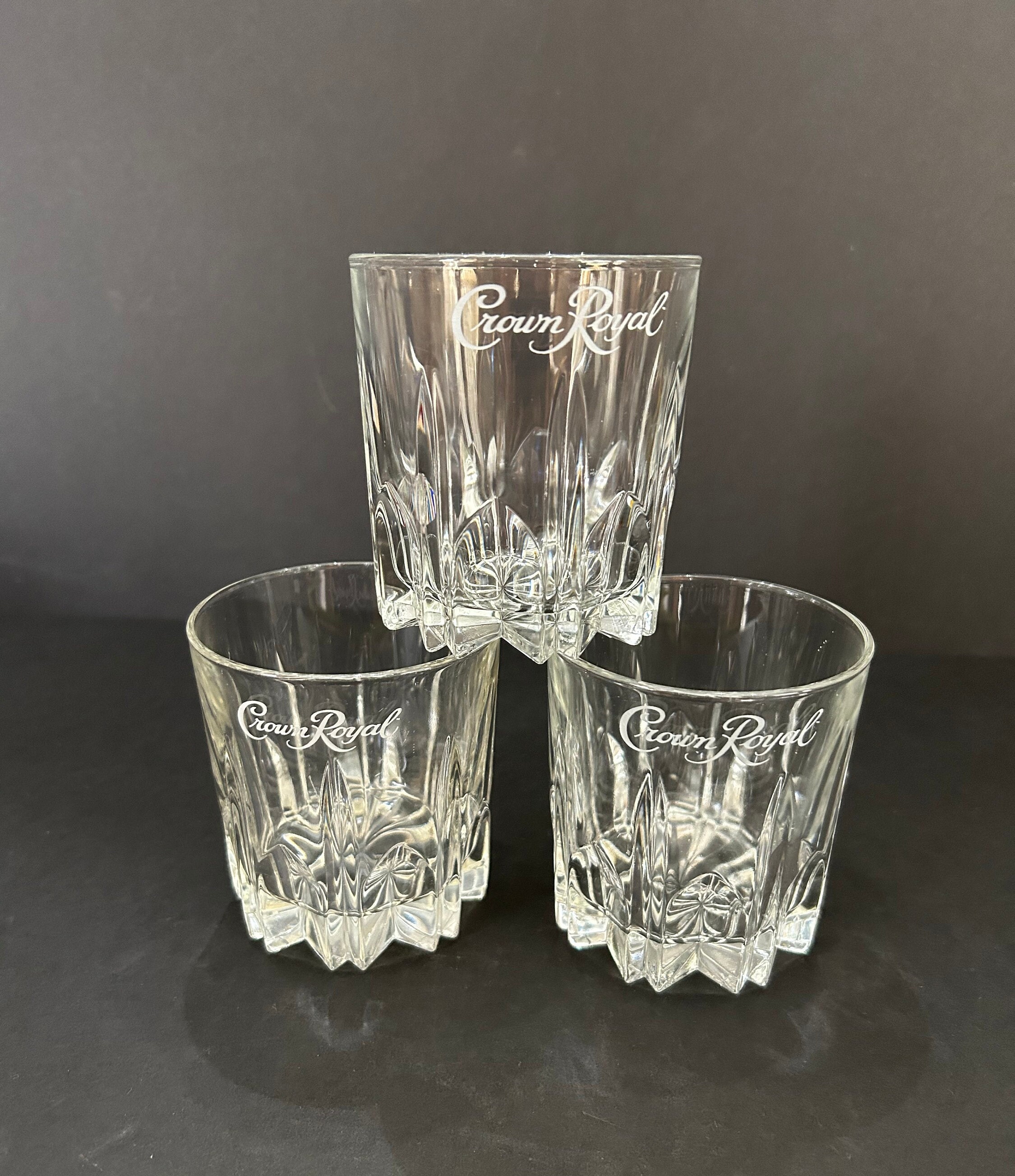 CROWN ROYAL WHISKEY GLASS GIFT SET W/4 GLASSES, 8 WHISKEY STONES