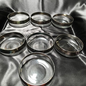 Set of 7 Designer Dorothy Thorpe &#39;s Glass and Silver Bowls