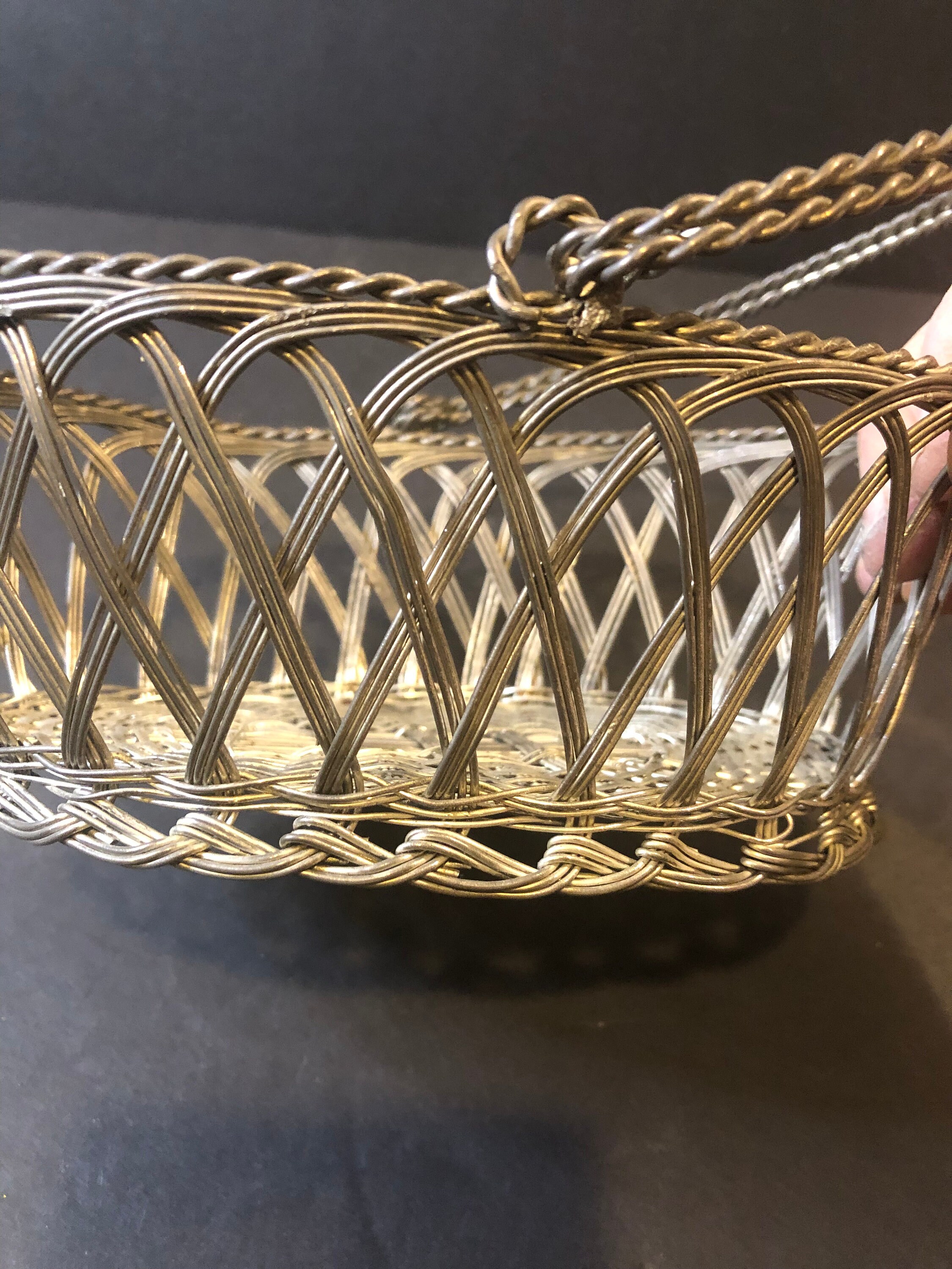 ヴィンテージ　籠 ヴィンテージ シルバー編みバスケット ハンドル付き | 1940 年代