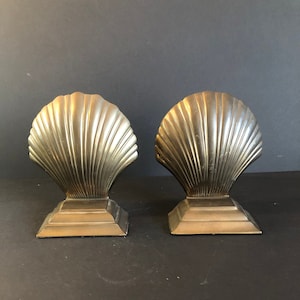 Vintage Brass Clamshell Bookends | 1960s Decor | Cottagecore Desk Shelf Decor