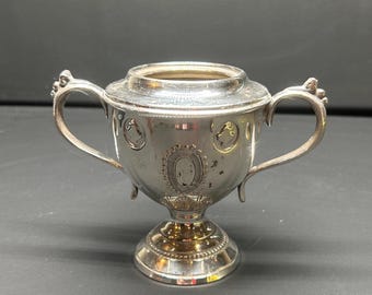 Raili Eerola for Arabia Finland - Polar Bear Figurine - Etsy