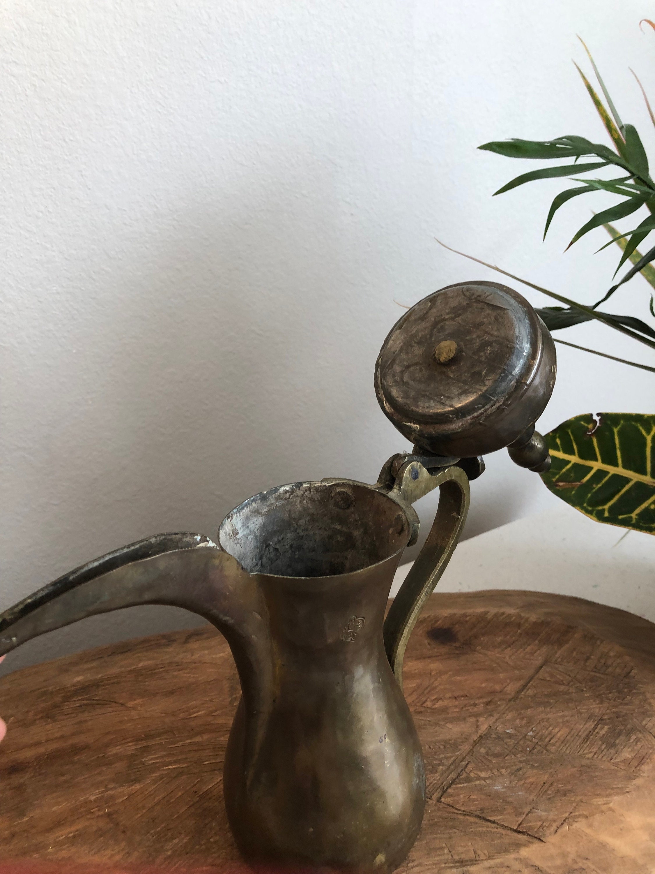 アンティーク真鍮ダラーコーヒーポット - 手作りアラビア アンティーク真鍮ダラーコーヒーポット - 手作りアラビア