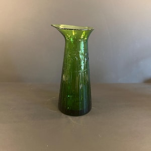 Vintage Fern Lime Green Pressed Glass Carafe – 10” Vase or Pitcher – Retro Mid-Century Style Barware or Home Decor
