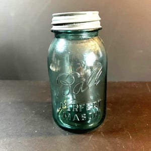 Vintage Ball Perfect Einmachglas - Aquablaues Glas mit Zinkdeckel & Porzellaneinsatz, 1920er - 40er Jahre Einmachglas