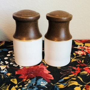 Vintage England Pottery Salt and Pepper Shakers Set, Cottagecore Rustic Stoneware Kitchen Decor, 5&quot; Tall, Farmhouse Tableware