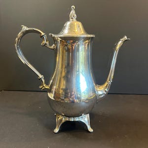 Cafetera Leonard Silverplate, servidor de té con remate de llama de mediados de siglo