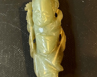 Figura de anciano tallada en jade verde vintage: estatua de sabio chino tallada a mano, símbolo de longevidad