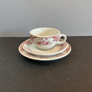 Shenango China Rot auf weißer Tasse, Untertasse und Salat- / Brotplatte Restaurant Ware USA Ersatzstücke Hochleistungs-Cottage-Core