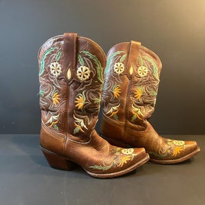 Vintage Tony Lama Embroidered Cowboy Boots Women display picture 1