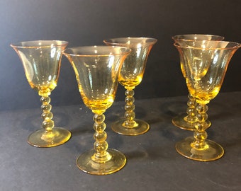 Calici da vino gialli vintage / Set di 5 pezzi in vetro imperiale di metà secolo