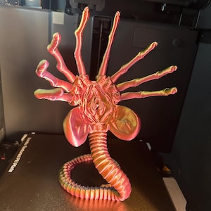 3D Printed Facehugger: Alien Xenomorph Prop (25cm)