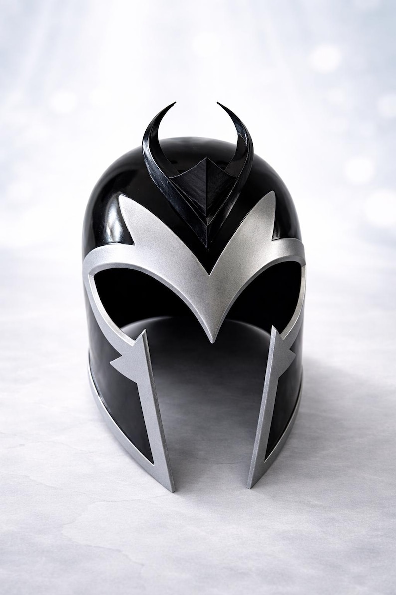 3D Printed Magneto Helmet: Cosplay Accessory 画像 5