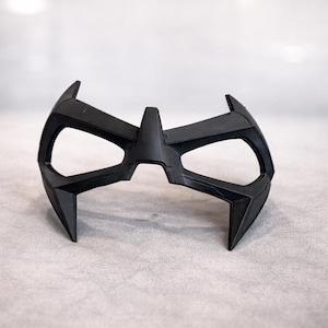 3D Printed Nightwing Cosplay Mask image 2