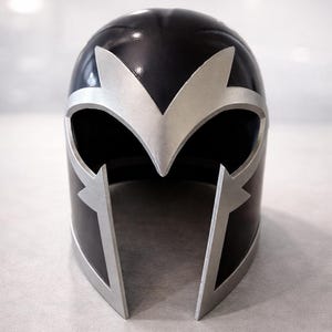 Casco de Magneto impreso en 3D: accesorio de cosplay imagen 2