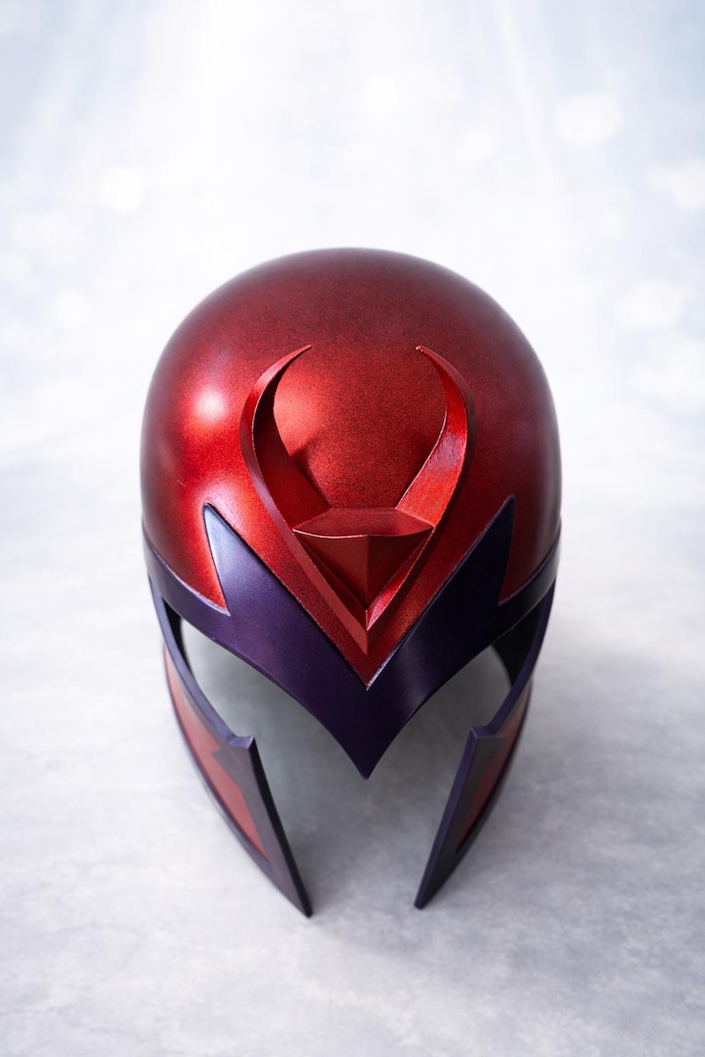 3D Printed Magneto Helmet: Cosplay Accessory 画像 4