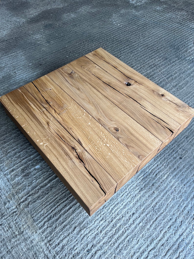 Rustikaler Couchtisch aus massiver Eiche Bild 8