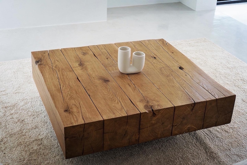 Rustikaler Couchtisch aus massiver Eiche Bild 5