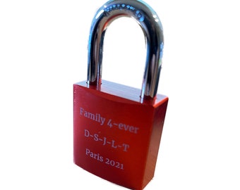 Padlock with engraving